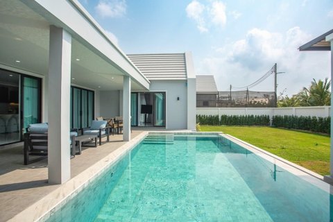 Chalet de 4 dormitorios en Hua Hin, Tailandia № 168375 - foto 6