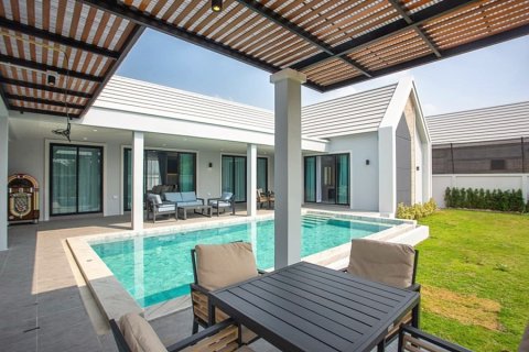 Chalet de 4 dormitorios en Hua Hin, Tailandia № 168375 - foto 8