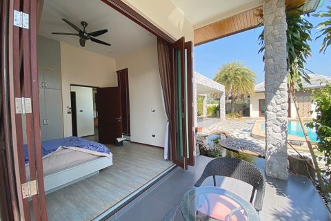 Chalet de 4 dormitorios en Hua Hin, Tailandia № 168380 - foto 19