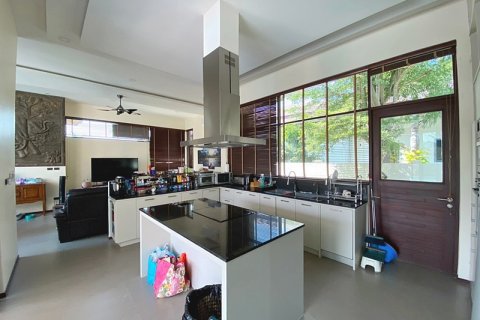 Chalet de 4 dormitorios en Hua Hin, Tailandia № 168380 - foto 12