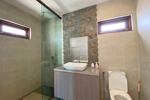 Chalet de 4 dormitorios en Hua Hin, Tailandia № 168380 - foto 18