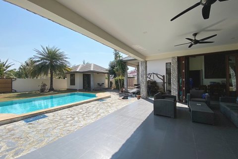 Chalet de 4 dormitorios en Hua Hin, Tailandia № 168380 - foto 5