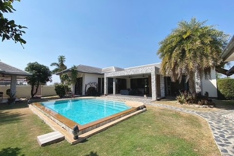 Chalet de 4 dormitorios en Hua Hin, Tailandia № 168380 - foto 2