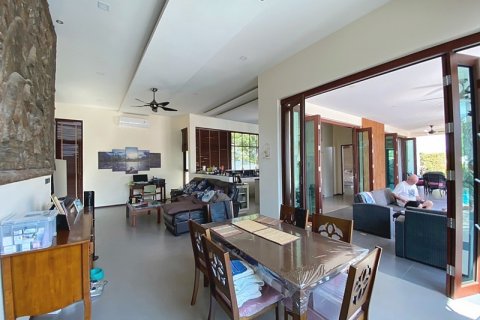 Chalet de 4 dormitorios en Hua Hin, Tailandia № 168380 - foto 9