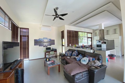 Chalet de 4 dormitorios en Hua Hin, Tailandia № 168380 - foto 11