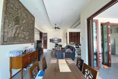 Chalet de 4 dormitorios en Hua Hin, Tailandia № 168380 - foto 10