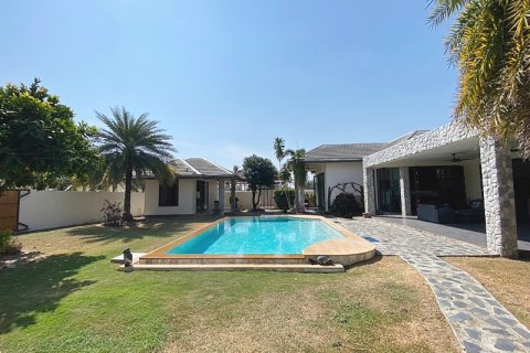 Chalet de 4 dormitorios en Hua Hin, Tailandia № 168380 - foto 3