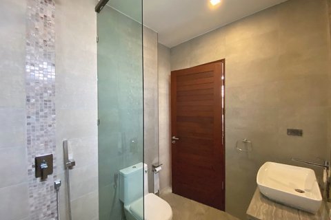 Chalet de 4 dormitorios en Hua Hin, Tailandia № 168380 - foto 23