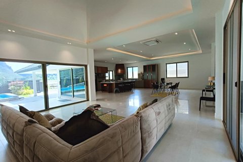 Chalet de 3 dormitorios en Sam Roi Yot, Tailandia № 168399 - foto 6