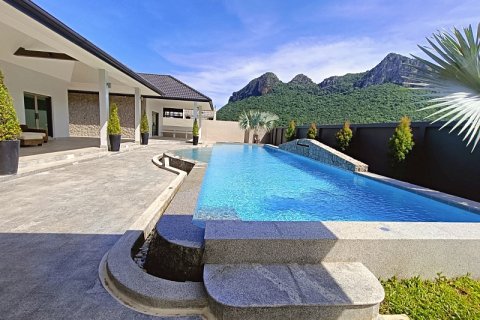 Chalet de 3 dormitorios en Sam Roi Yot, Tailandia № 168399 - foto 2