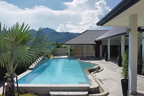 Chalet de 3 dormitorios en Sam Roi Yot, Tailandia № 168399 - foto 11