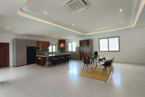 Chalet de 3 dormitorios en Sam Roi Yot, Tailandia № 168399 - foto 7