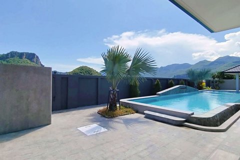 Chalet de 3 dormitorios en Sam Roi Yot, Tailandia № 168399 - foto 26