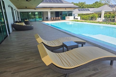 Villa in Hua Hin, Thailand 3 bedrooms № 168379