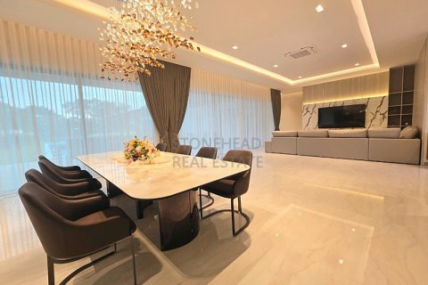 Chalet de 3 dormitorios en Hua Hin, Tailandia № 168379 - foto 28