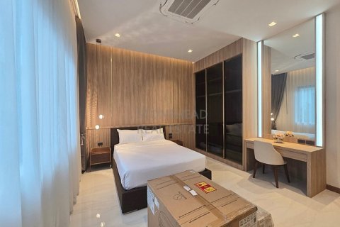 Chalet de 3 dormitorios en Hua Hin, Tailandia № 168379 - foto 22