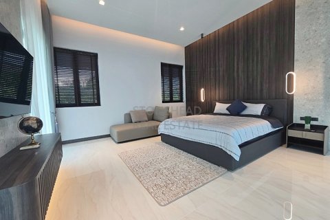 Chalet de 3 dormitorios en Hua Hin, Tailandia № 168379 - foto 11