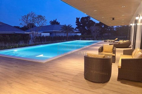 Chalet de 3 dormitorios en Hua Hin, Tailandia № 168379 - foto 5