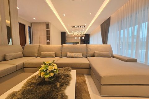 Chalet de 3 dormitorios en Hua Hin, Tailandia № 168379 - foto 26