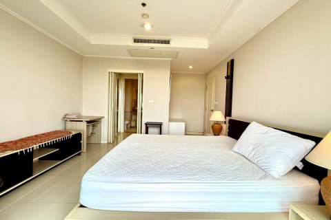 Condo in Pattaya, Thailand, 2 bedrooms № 155768 - photo 18