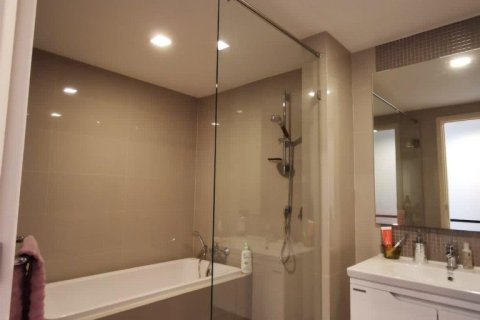 Condominio de 2 dormitorios en Bangkok, Tailandia № 155767 - foto 24
