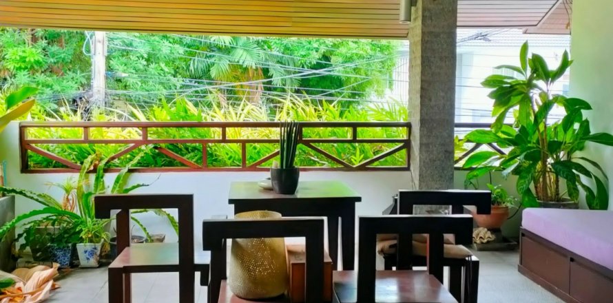 Adosado de 4 dormitorios en Watthana, Bangkok, Tailandia № 138086