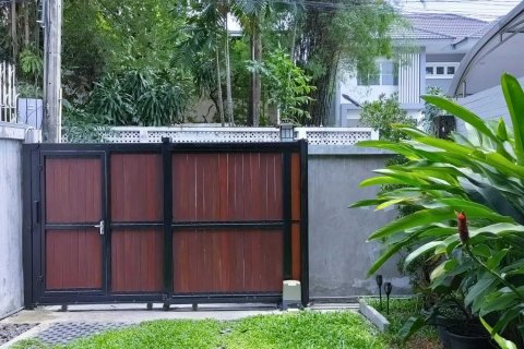 Adosado de 4 dormitorios en Watthana, Bangkok, Tailandia № 138086 - foto 2