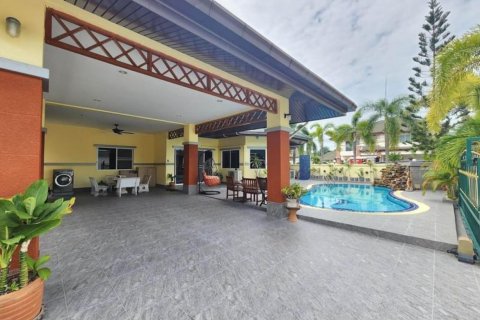 Villa in Pattaya, Thailand 3 Schlafzimmer № 172210 - Foto 2