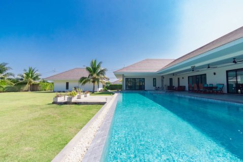 Chalet de 4 dormitorios en Pran Buri, Tailandia № 172917