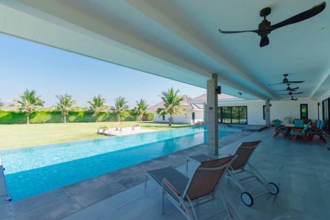Chalet de 4 dormitorios en Pran Buri, Tailandia № 172917 - foto 5