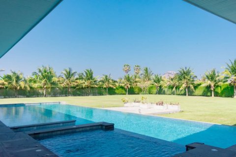 Chalet de 4 dormitorios en Pran Buri, Tailandia № 172917 - foto 4
