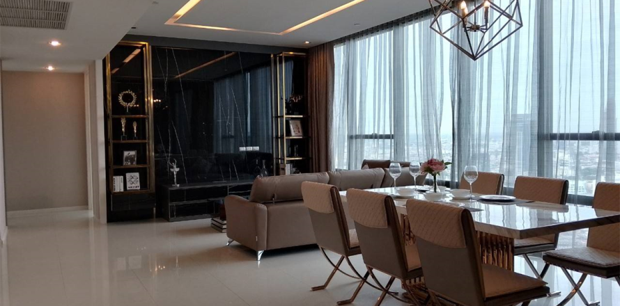 Condo in Bangkok, Thailand, 2 bedrooms № 233546