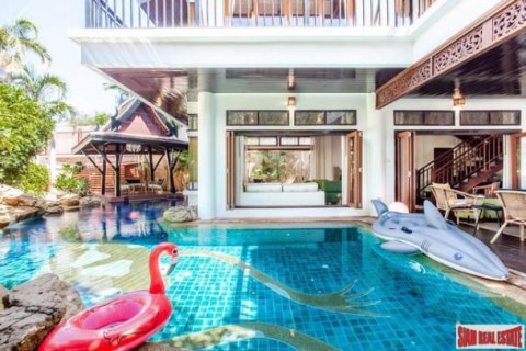 Chalet de 4 dormitorios en Jomtien Beach, Pattaya, Tailandia № 202683 - foto 4
