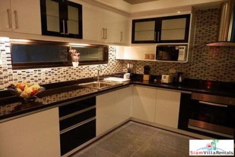 Dúplex de 3 dormitorios en Jomtien Beach, Pattaya, Tailandia № 202684 - foto 4