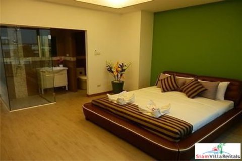 Dúplex de 3 dormitorios en Jomtien Beach, Pattaya, Tailandia № 202684 - foto 2
