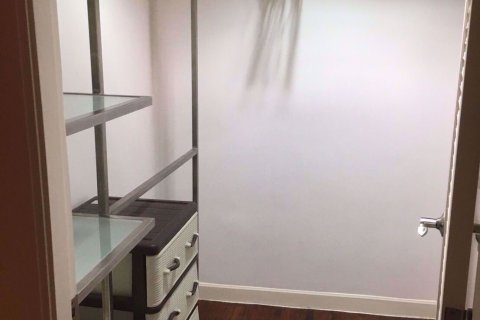 Condo à Watthana, Bangkok, Thaïlande, 2 chambres  № 48016 - photo 10