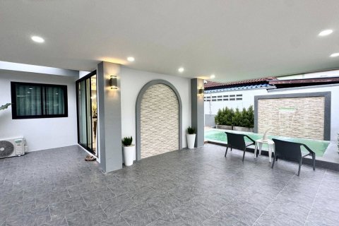 Casa de 3 dormitorios en Pattaya, Tailandia № 191288 - foto 3