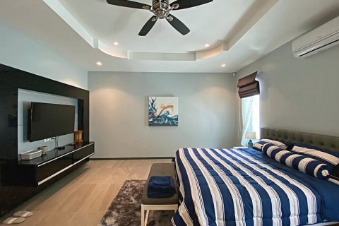 Chalet de 3 dormitorios en Hua Hin, Tailandia № 205680 - foto 26