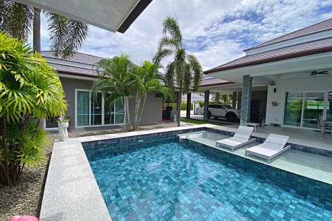 Chalet de 3 dormitorios en Hua Hin, Tailandia № 205680 - foto 4