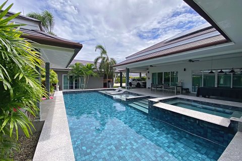 Chalet de 3 dormitorios en Hua Hin, Tailandia № 205680 - foto 7