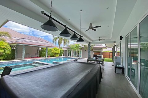 Chalet de 3 dormitorios en Hua Hin, Tailandia № 205680 - foto 9