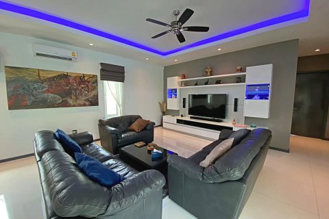Chalet de 3 dormitorios en Hua Hin, Tailandia № 205680 - foto 20