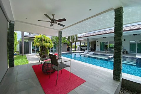 Chalet de 3 dormitorios en Hua Hin, Tailandia № 205680 - foto 6