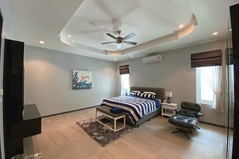 Chalet de 3 dormitorios en Hua Hin, Tailandia № 205680 - foto 25