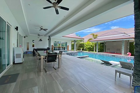 Chalet de 3 dormitorios en Hua Hin, Tailandia № 205680 - foto 14