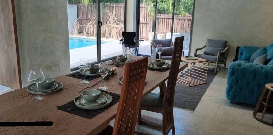 Chalet de 3 dormitorios en Phuket, Tailandia № 140868