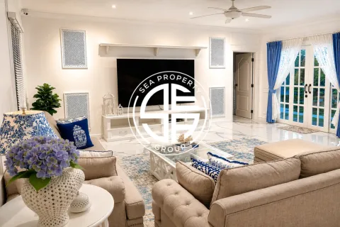Villa in Phuket, Thailand 4 bedrooms № 194697 - photo 3