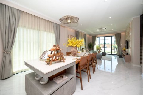Chalet de 4 dormitorios en Hua Hin, Tailandia № 176847 - foto 8