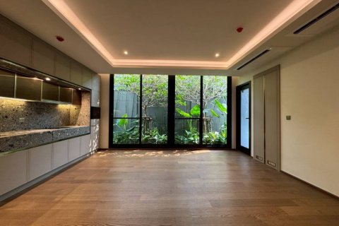 Condo à Khlong Toei, Bangkok, Thaïlande, 3 chambres  № 176850 - photo 2