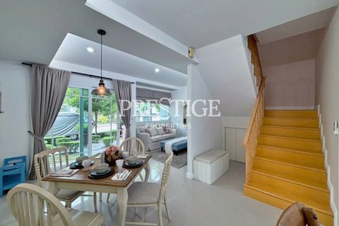 Casa de 3 dormitorios en Pattaya, Tailandia № 209029 - foto 8